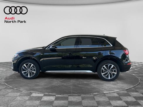 Used 2023 Audi Q5 2.0T Prestige w/ Prestige Package AWD/4WD image 2