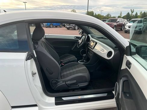 Used 2012 Volkswagen Beetle Launch Edition FWD image 26
