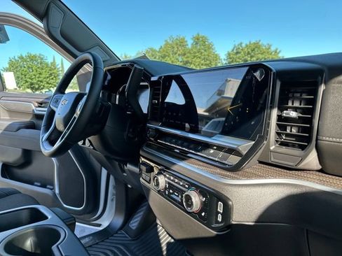 Certified 2026 Chevrolet Silverado 1500 LT RWD image 28