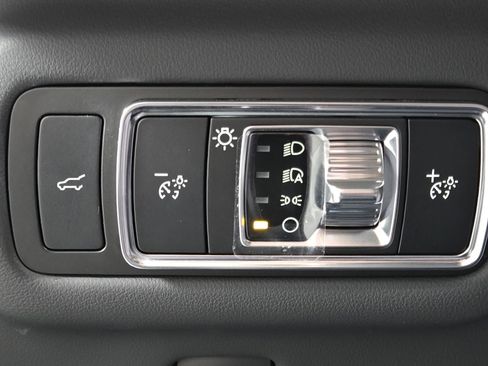 Used 2024 Lincoln Nautilus Reserve w/ Equipment Group 202A image 23