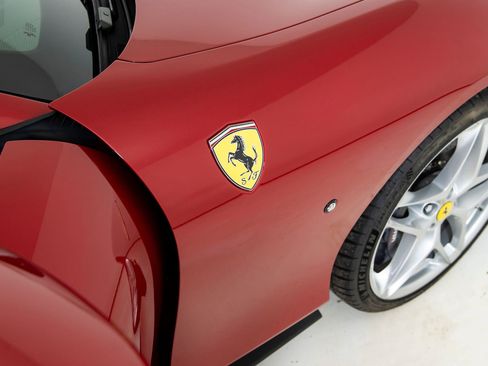 Certified 2025 Ferrari Roma Spider RWD image 31