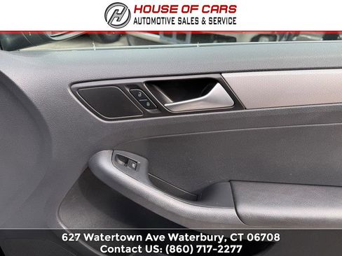 Used 2017 Volkswagen Jetta SE FWD image 52