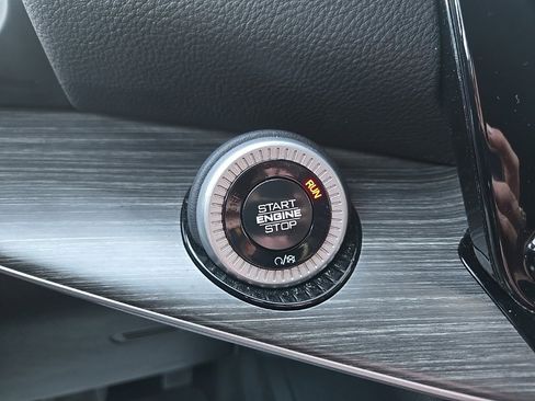 Used 2024 Jeep Wagoneer Series II image 51