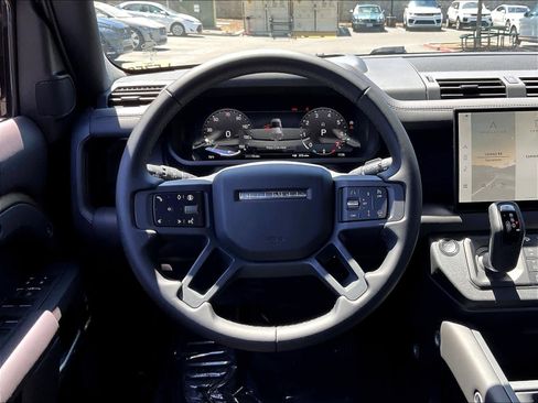 New 2025 Land Rover Defender 110 X-Dynamic SE image 15