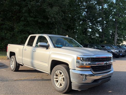 Used 2018 Chevrolet Silverado 1500 LT w/ All Star Edition AWD/4WD image 7