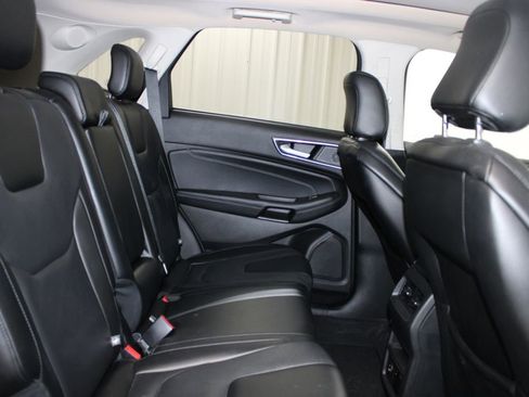 Used 2021 Ford Edge Titanium image 23