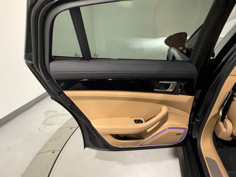 Used 2018 Porsche Panamera 4S AWD/4WD image 57