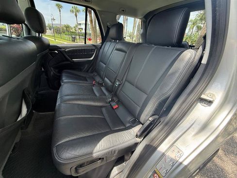 Used 2004 Mercedes-Benz ML 350 4MATIC w/ Sunroof Pkg image 12