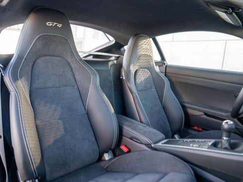 Used 2021 Porsche 718 Cayman GT4 image 26