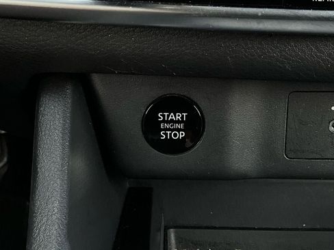 Used 2025 Nissan Rogue SV image 26