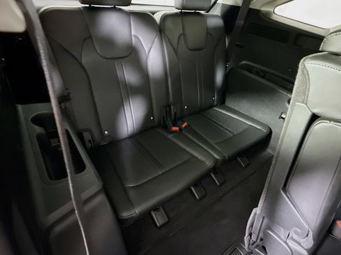 Used 2025 Kia Sorento S AWD/4WD image 29