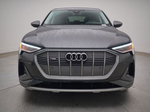 Used 2022 Audi e-tron Premium image 5