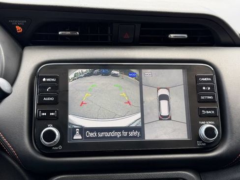 Used 2022 Nissan Kicks SR FWD image 11