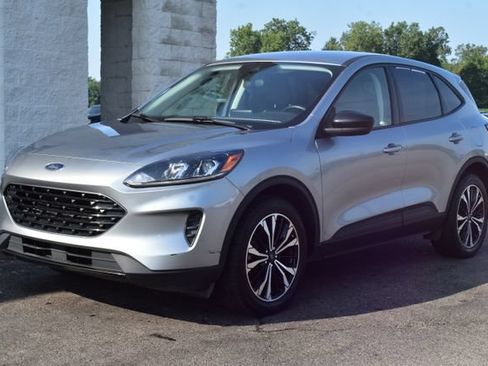 Used 2022 Ford Escape SE w/ SE Sport Appearance Package AWD/4WD image 16