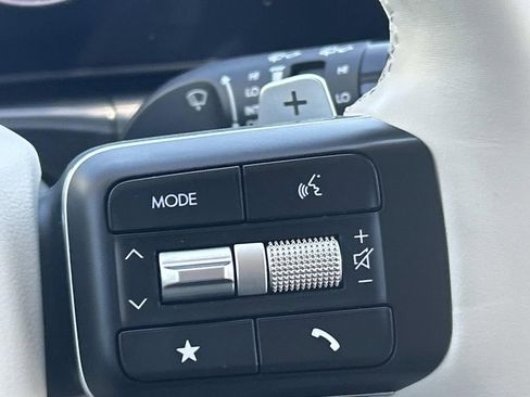 Used 2025 Hyundai Santa Fe SEL AWD/4WD image 32
