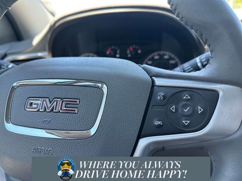 Used 2018 GMC Acadia SLE image 13