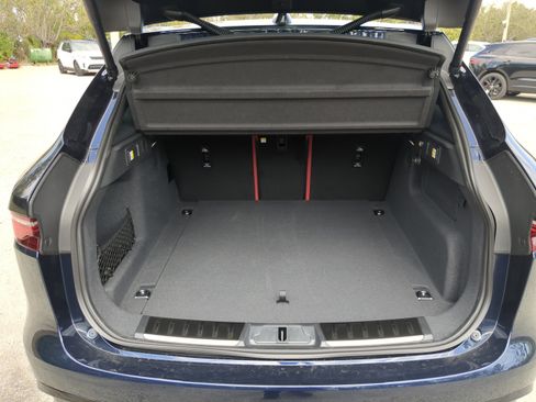 New 2026 Jaguar F-PACE R-Dynamic S image 8