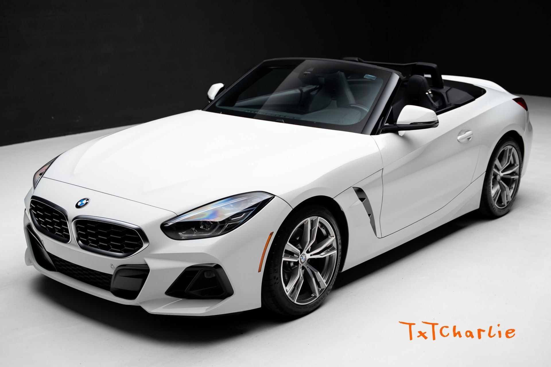 Used 2024 BMW Z4 sDrive30i w/ Driving Assistance Package RWD image 1
