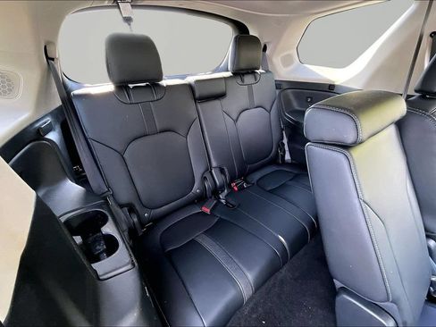 Used 2024 Honda Pilot Touring image 20
