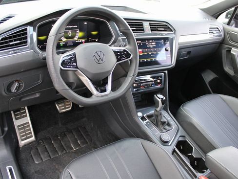 Certified 2024 Volkswagen Tiguan SE R-Line image 10