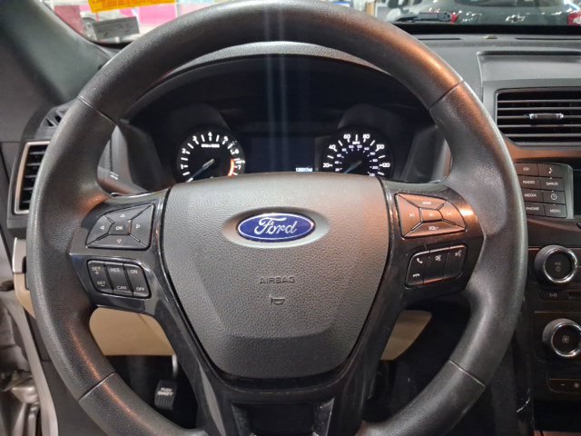 Used 2017 Ford Explorer FWD image 13