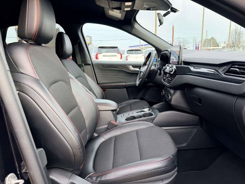 Used 2025 Ford Escape ST-Line image 13