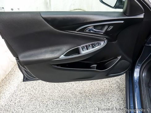 Used 2020 Chevrolet Malibu LT FWD image 19