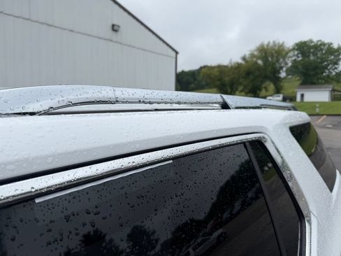 Used 2020 Chevrolet Traverse Premier AWD/4WD image 16