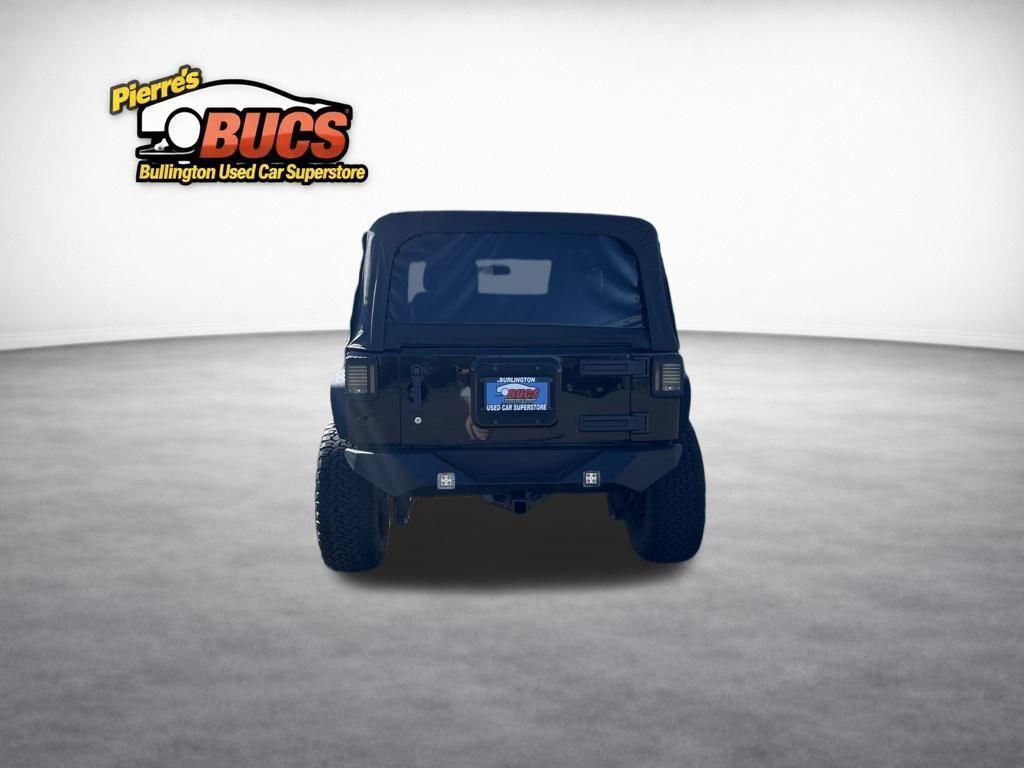 Used 2017 Jeep Wrangler Sport AWD/4WD image 4