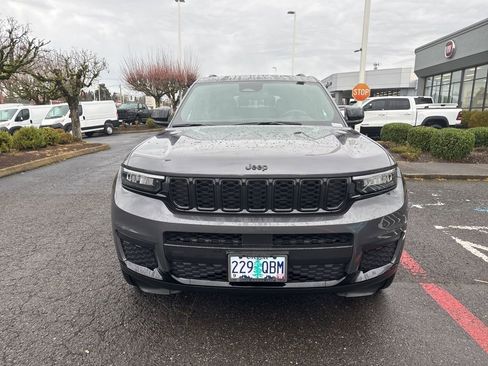 Used 2024 Jeep Grand Cherokee L Altitude image 2