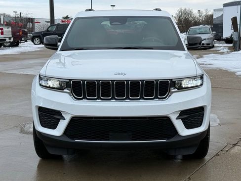 New 2025 Jeep Grand Cherokee Laredo w/ Luxury Tech Group I AWD/4WD image 3