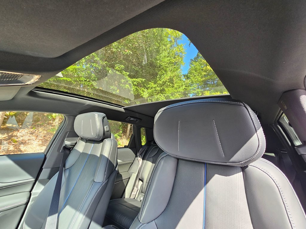 New 2027 Cadillac Lyriq Sport AWD/4WD image 17