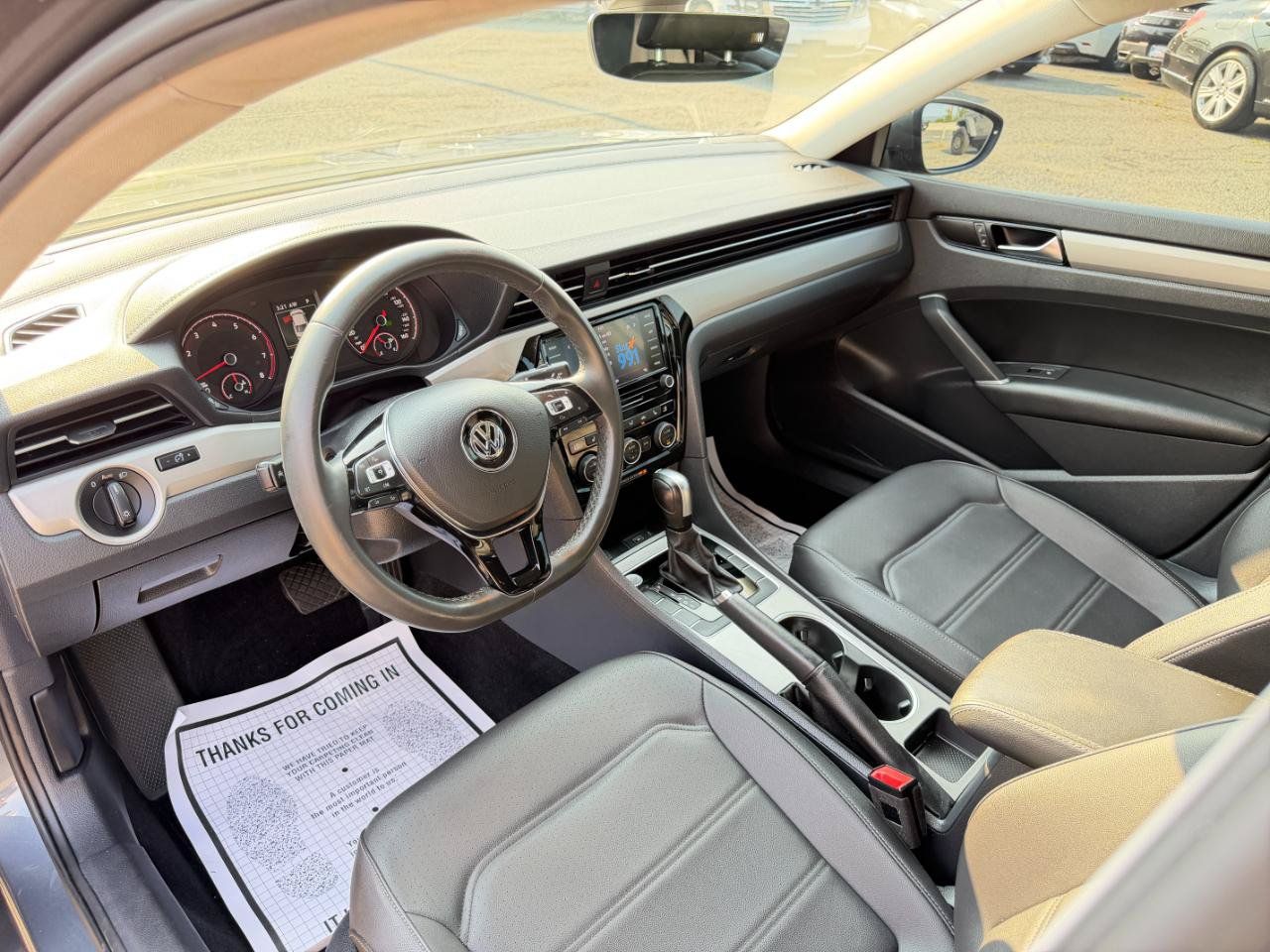 Used 2022 Volkswagen Passat 2.0T SE FWD image 11