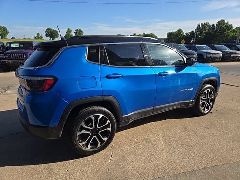 Used 2022 Jeep Compass Limited AWD/4WD image 12