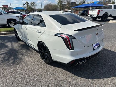 Used 2022 Cadillac CT4 V w/ LPO, ONYX Package image 4