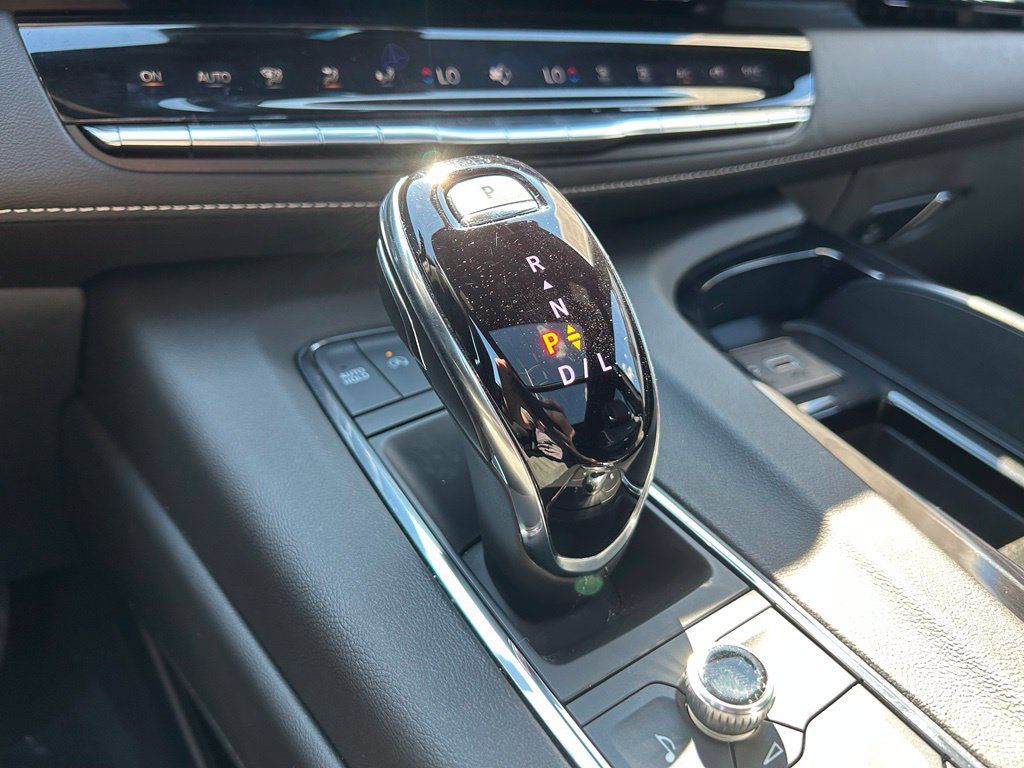 Used 2024 Cadillac Escalade Sport AWD/4WD image 24