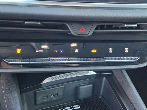 Used 2024 Buick Envision Preferred image 18