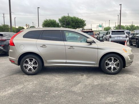 Used 2015 Volvo XC60 T6 w/ Proximity Package image 2