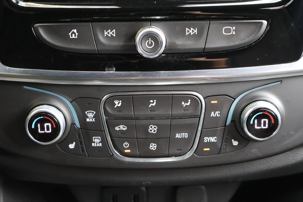Certified 2023 Chevrolet Traverse LT FWD image 19