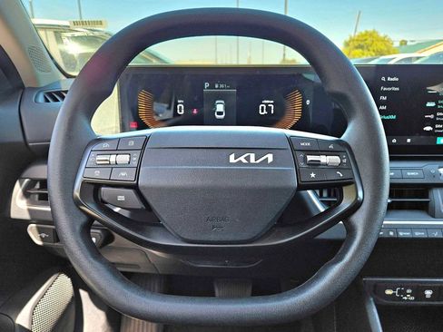 Used 2025 Kia K4 LXS image 21