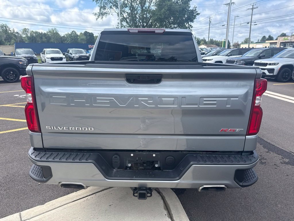 Used 2023 Chevrolet Silverado 1500 RST AWD/4WD image 7
