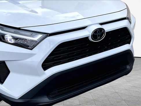 Certified 2023 Toyota RAV4 LE FWD image 30