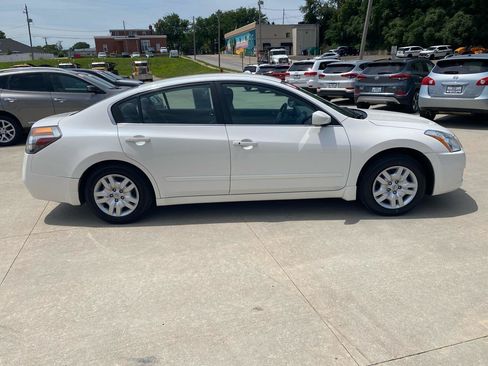 Used 2011 Nissan Altima 2.5 S FWD image 5
