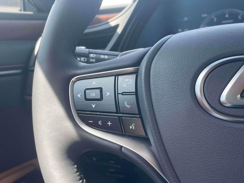 Used 2023 Lexus ES 250 w/ Premium Package AWD/4WD image 20