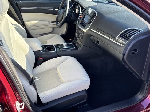 Used 2021 Chrysler 300 Touring w/ Sport Appearance Package image 18