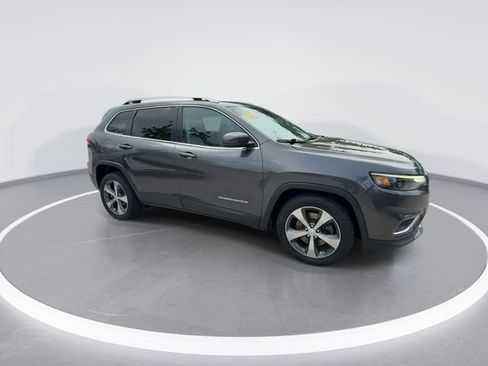 Used 2019 Jeep Cherokee Limited FWD image 9