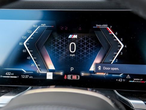 Used 2025 BMW 760i xDrive w/ Executive Package image 15