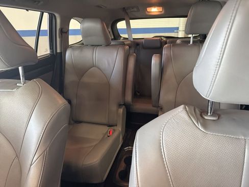 Used 2021 Toyota Highlander Limited image 21