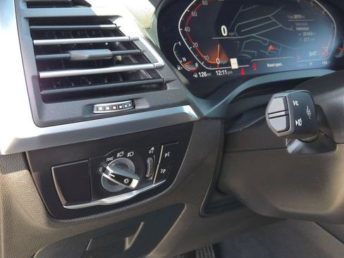 Used 2024 BMW X3 sDrive30i w/ Premium Package RWD image 17
