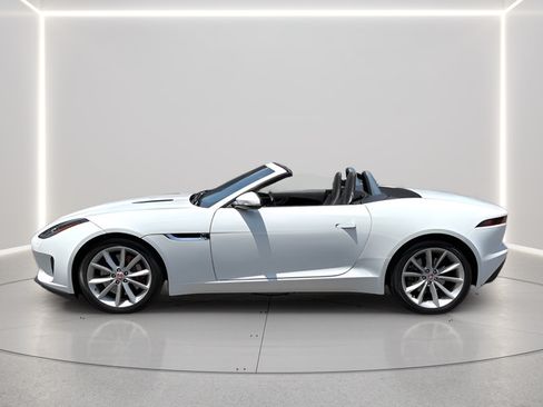 Used 2019 Jaguar F-TYPE Convertible RWD image 2